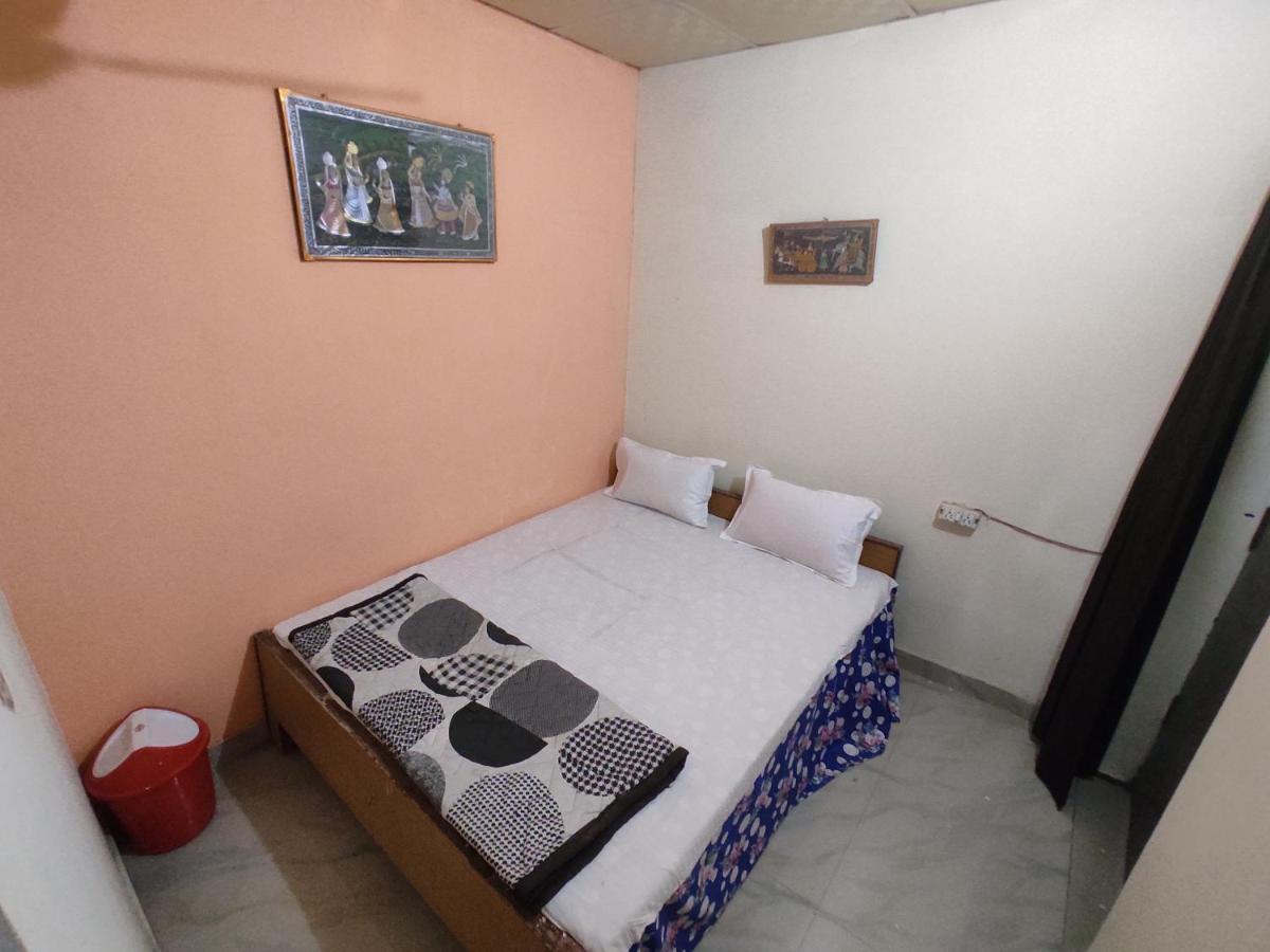 Superinn Home Stay& Guest House Агра Экстерьер фото