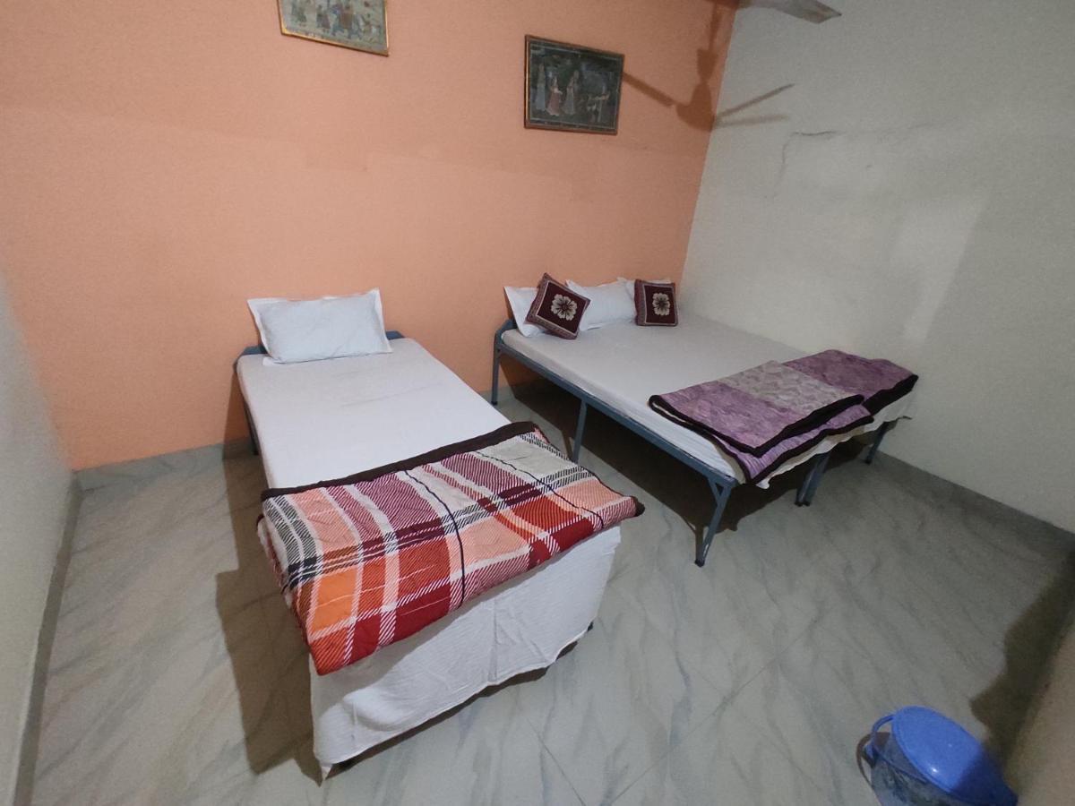 Superinn Home Stay& Guest House Агра Экстерьер фото