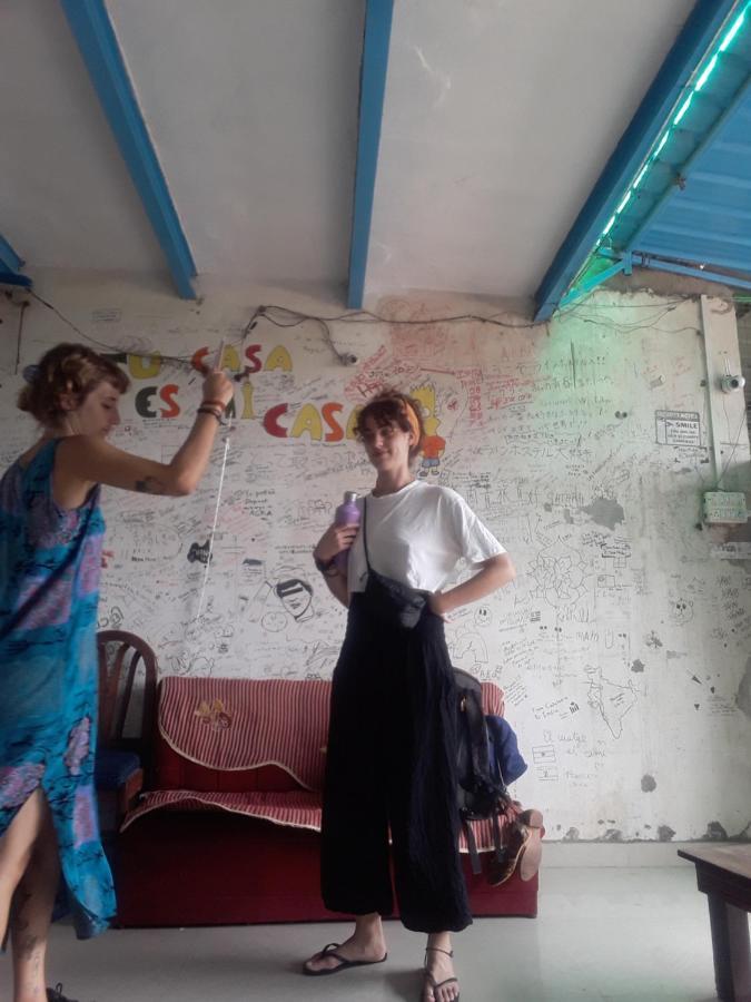 Superinn Home Stay& Guest House Агра Экстерьер фото